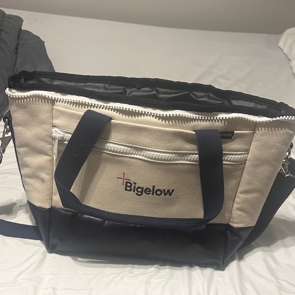 Men's Duffel Bag - Navy and Cream